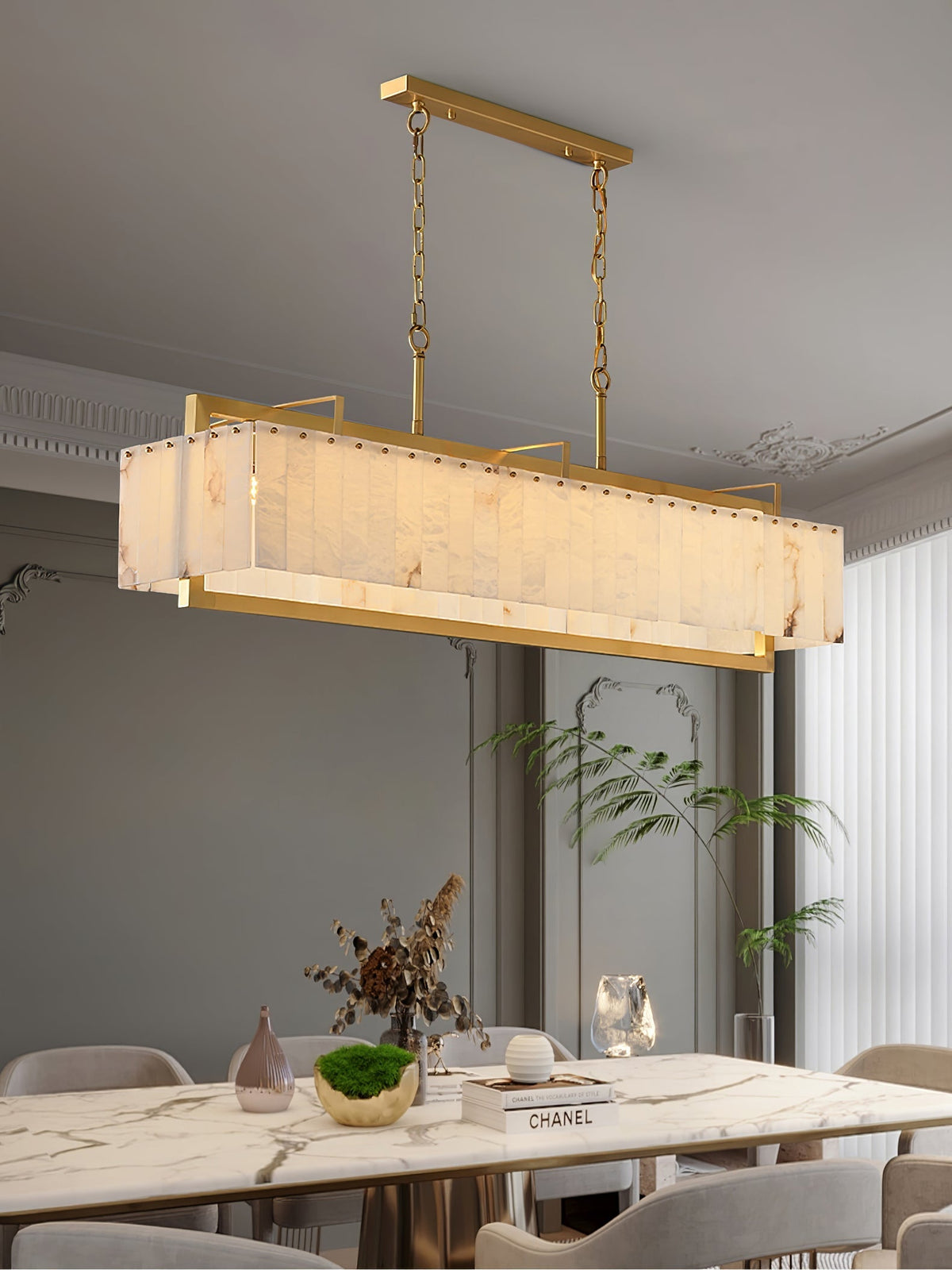 Nivivenne rechthoekige albasten hanglamp met goudkleurige metalen lijst