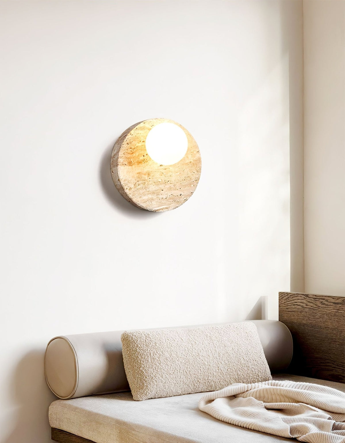 Kivros wandlamp in geel travertin