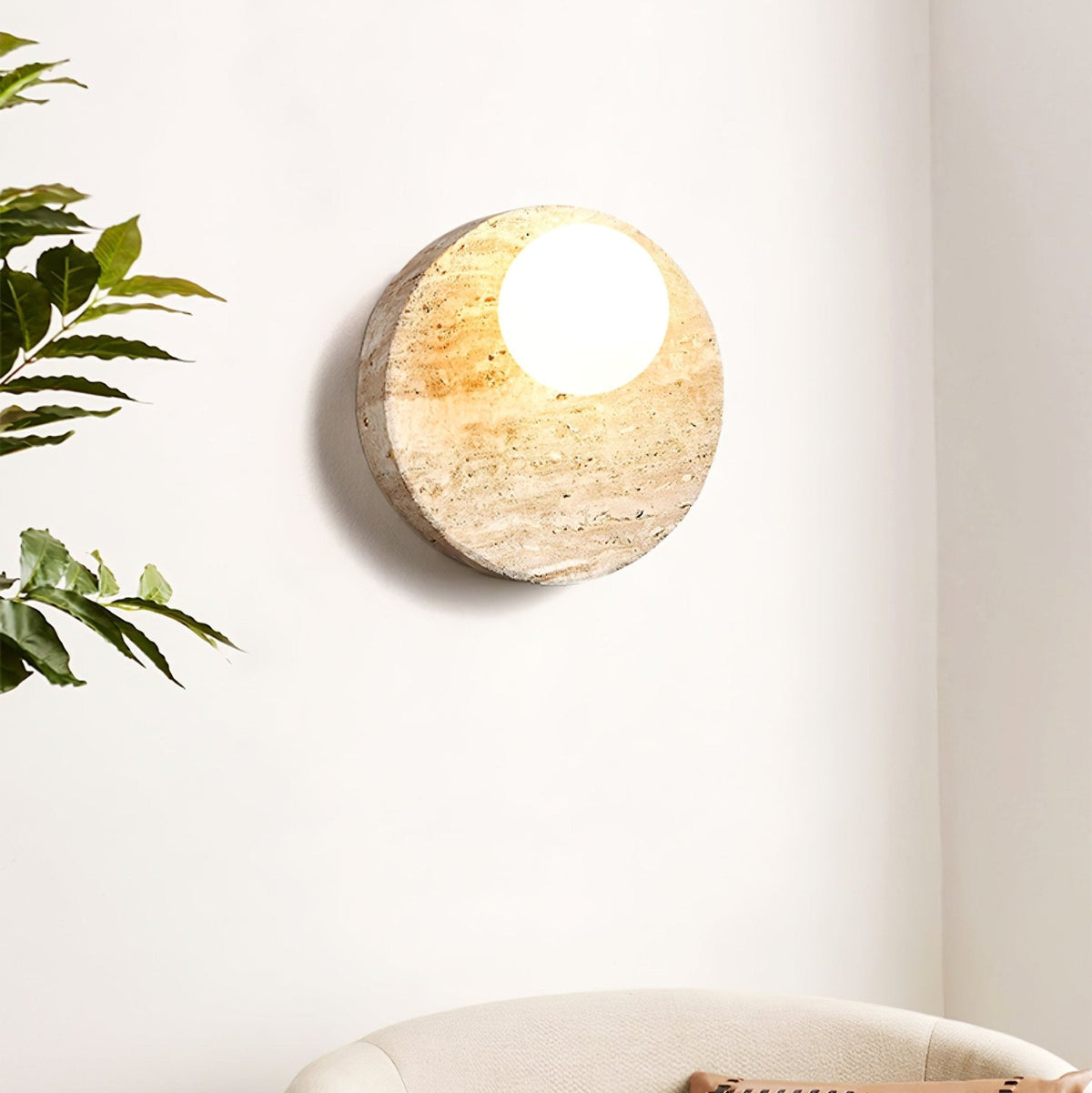 Kivros wandlamp in geel travertin
