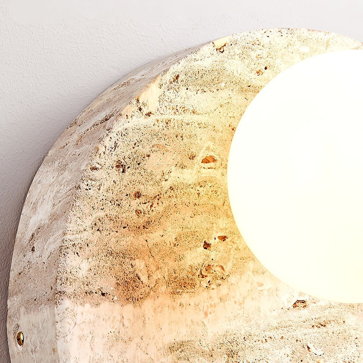 Kivros wandlamp in geel travertin