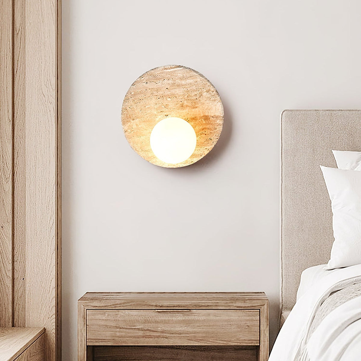 Kivros wandlamp in geel travertin