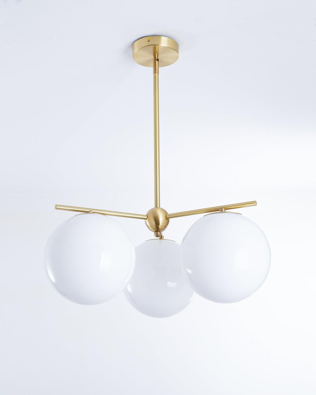 Casoella Kroonluchter met bolvormige kap en steel, moderne goudkleurige afwerking