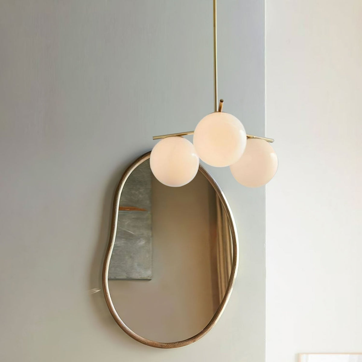 Casoella Kroonluchter met bolvormige kap en steel, moderne goudkleurige afwerking