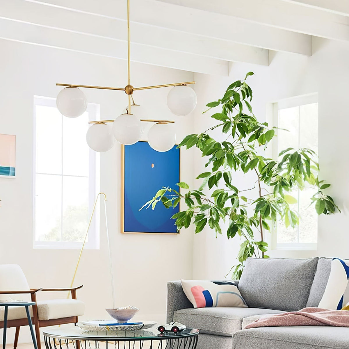 Casoella Kroonluchter met bolvormige kap en steel, moderne goudkleurige afwerking
