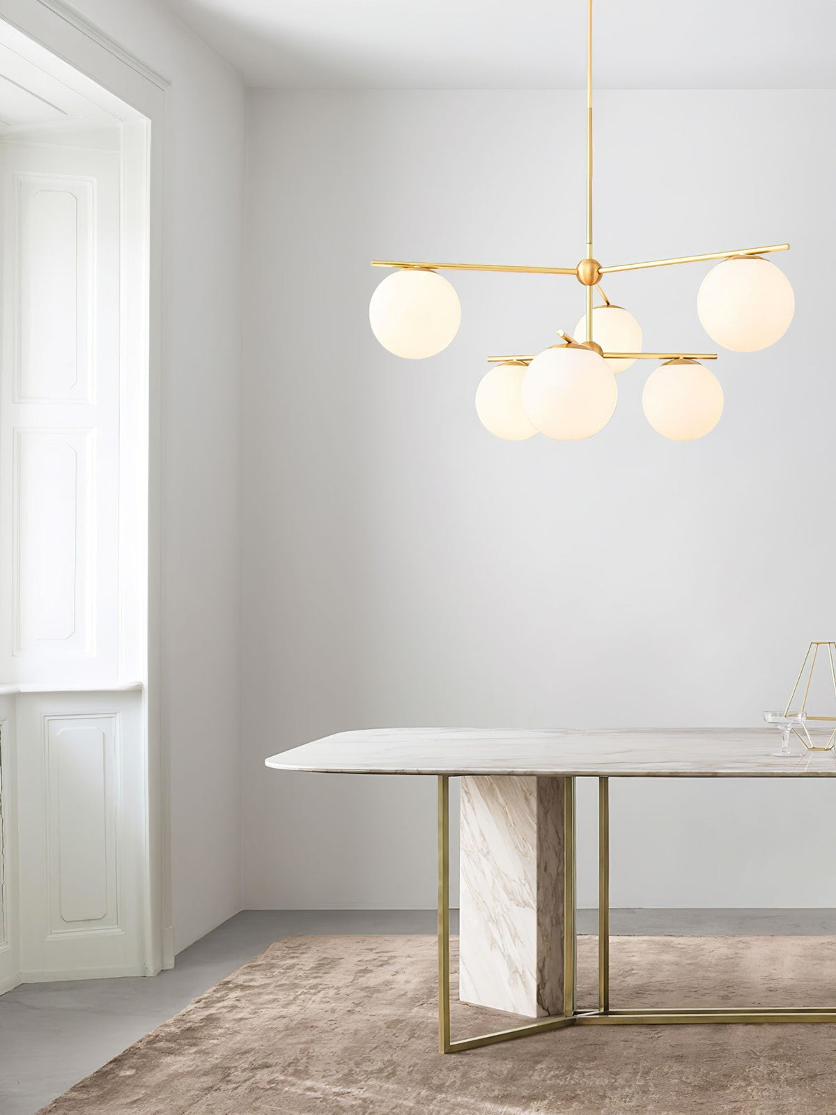 Casoella Kroonluchter met bolvormige kap en steel, moderne goudkleurige afwerking