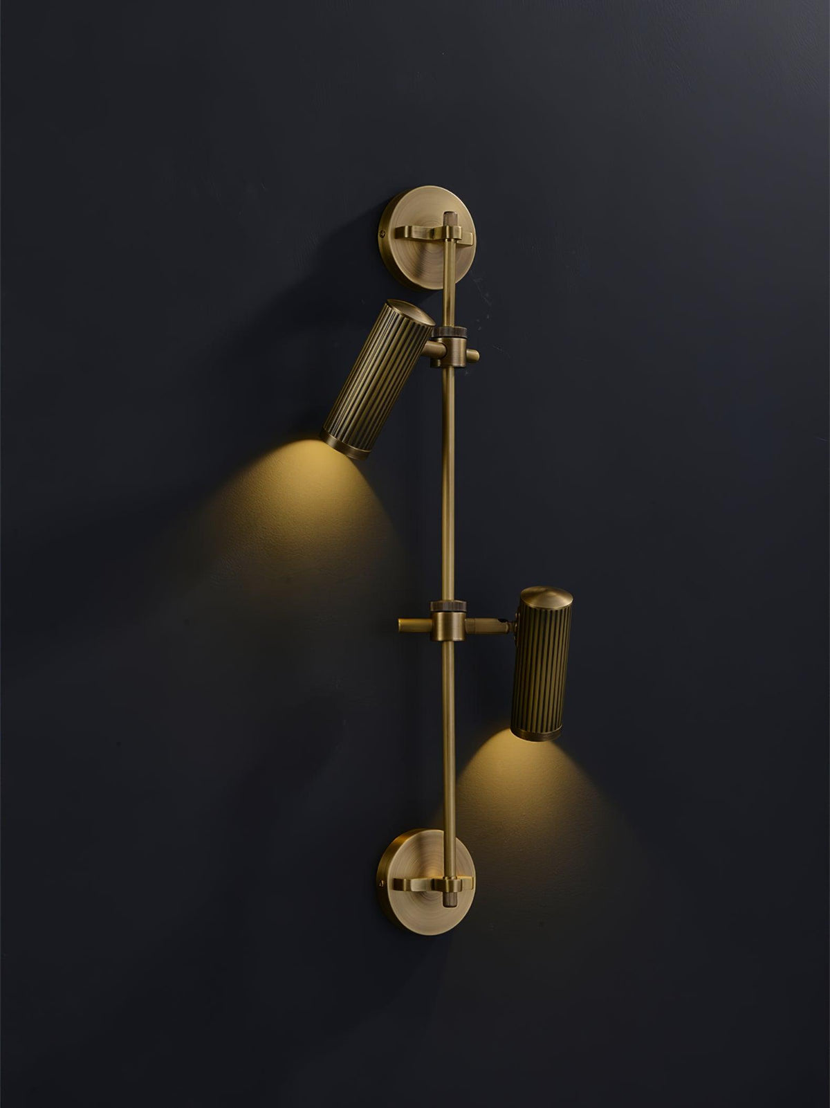 Kirixel wandlamp in messing