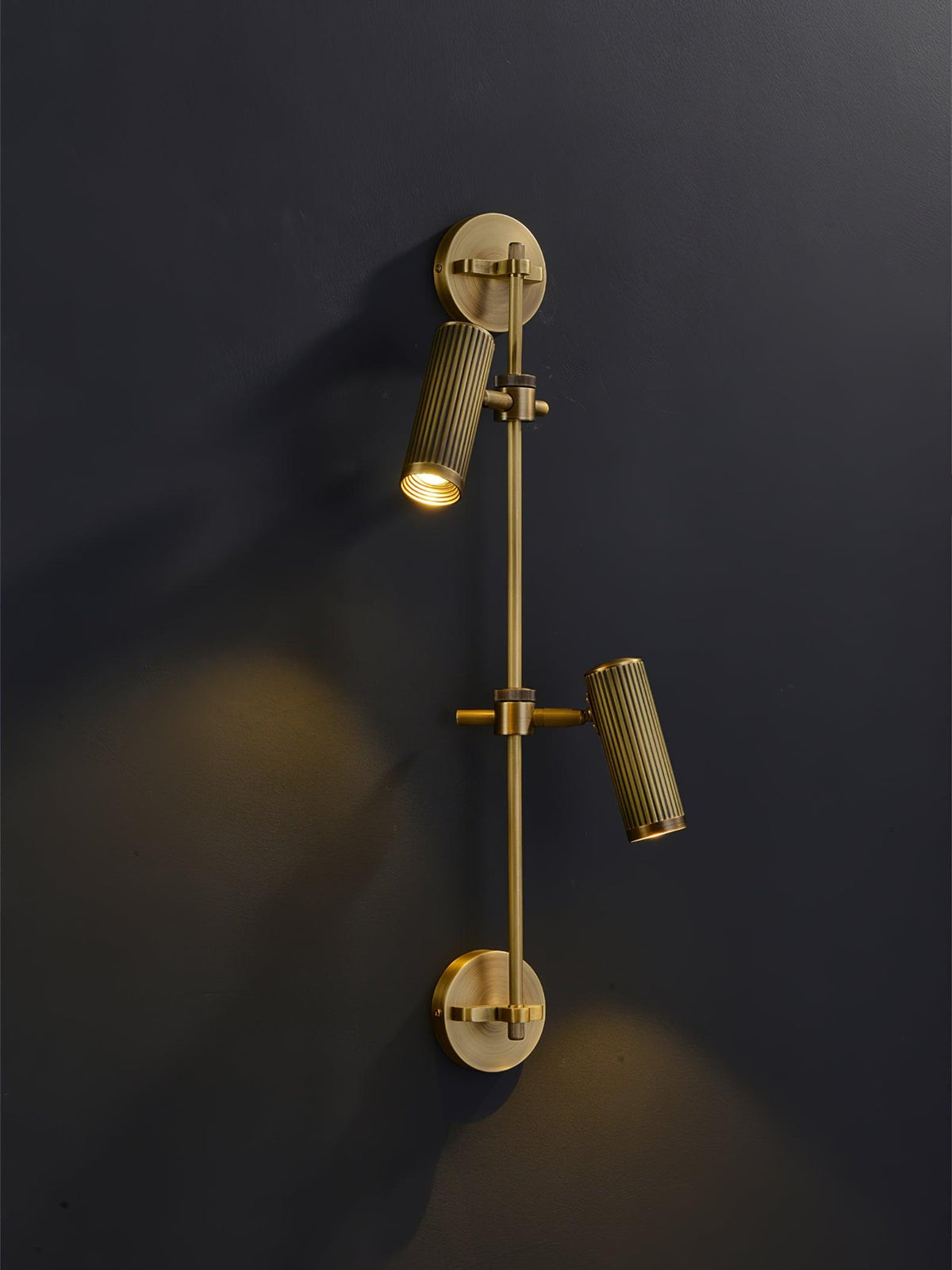 Kirixel wandlamp in messing