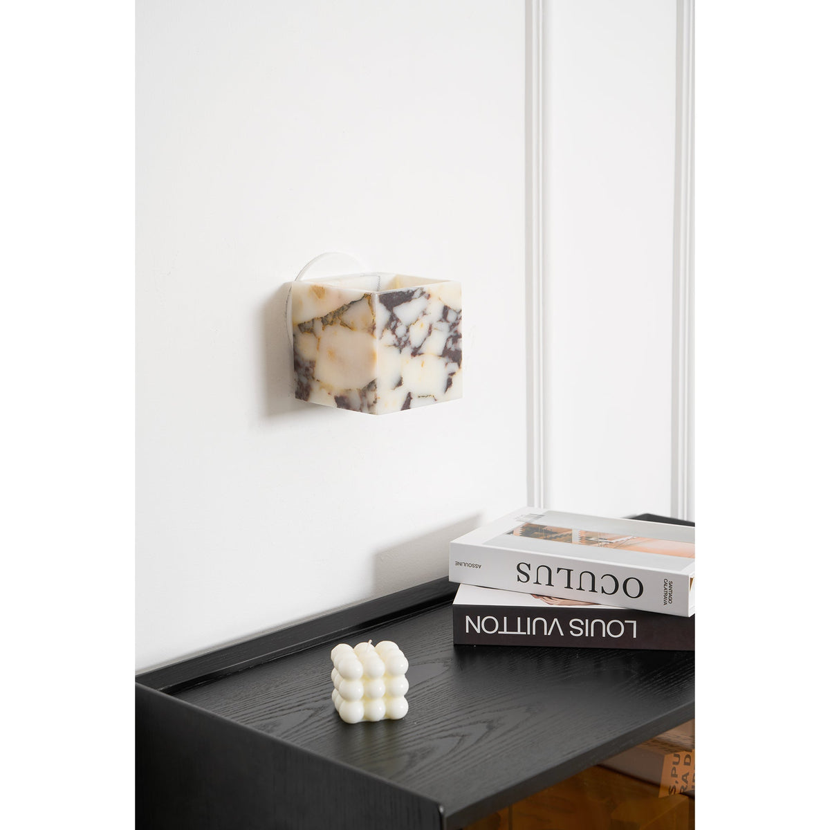 Neranina wandlamp in marmer