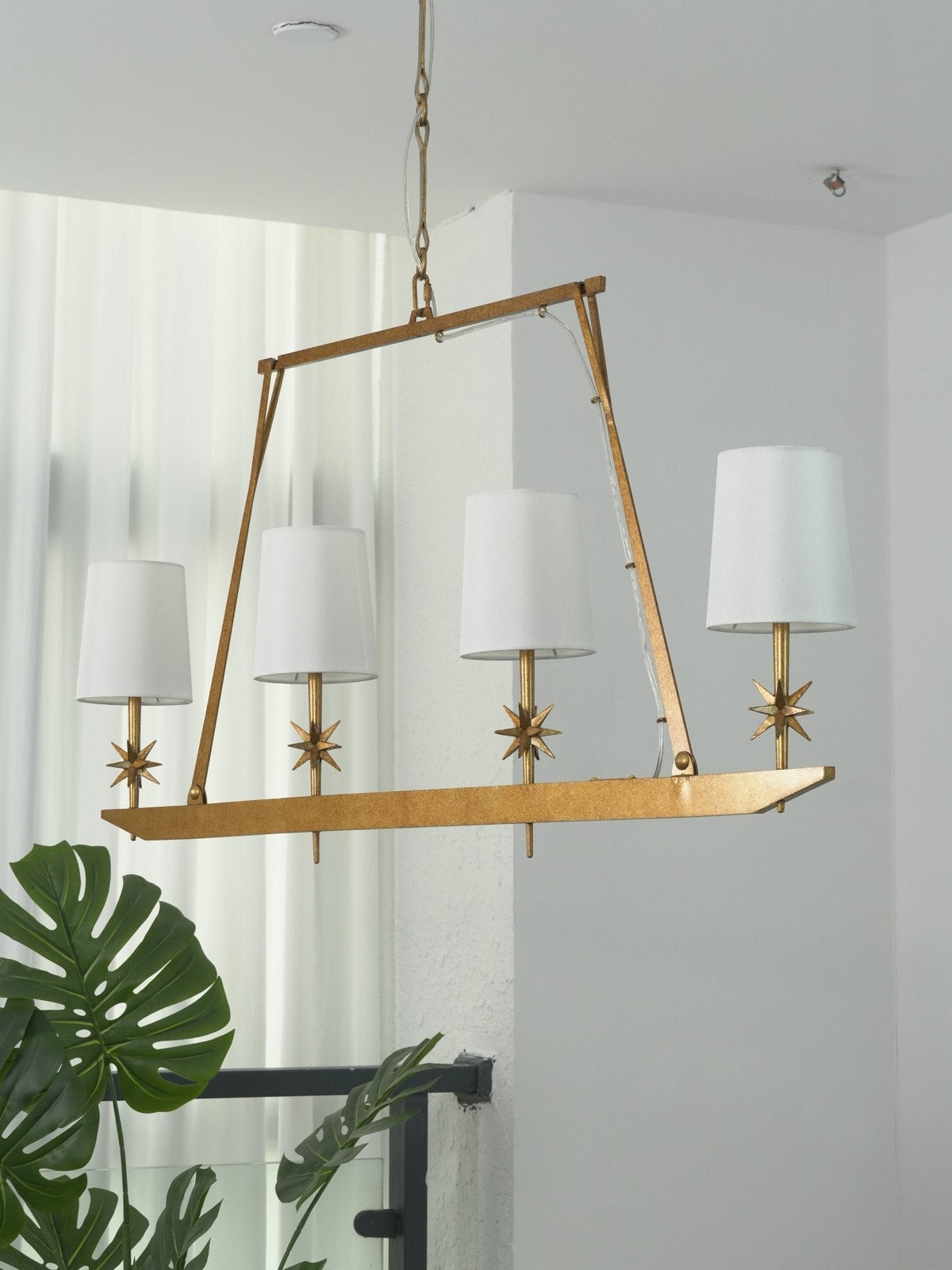 Lynve elegante kroonluchter met messing frame en steraccenten