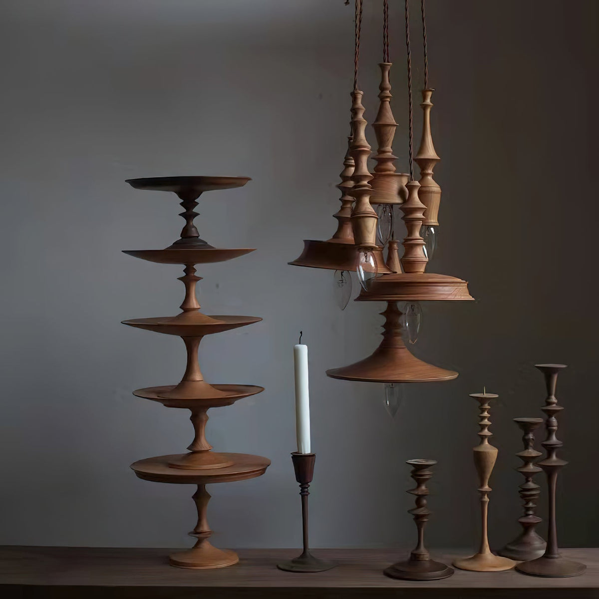 Tessira hanglamp van walnoothout met industriële stijl