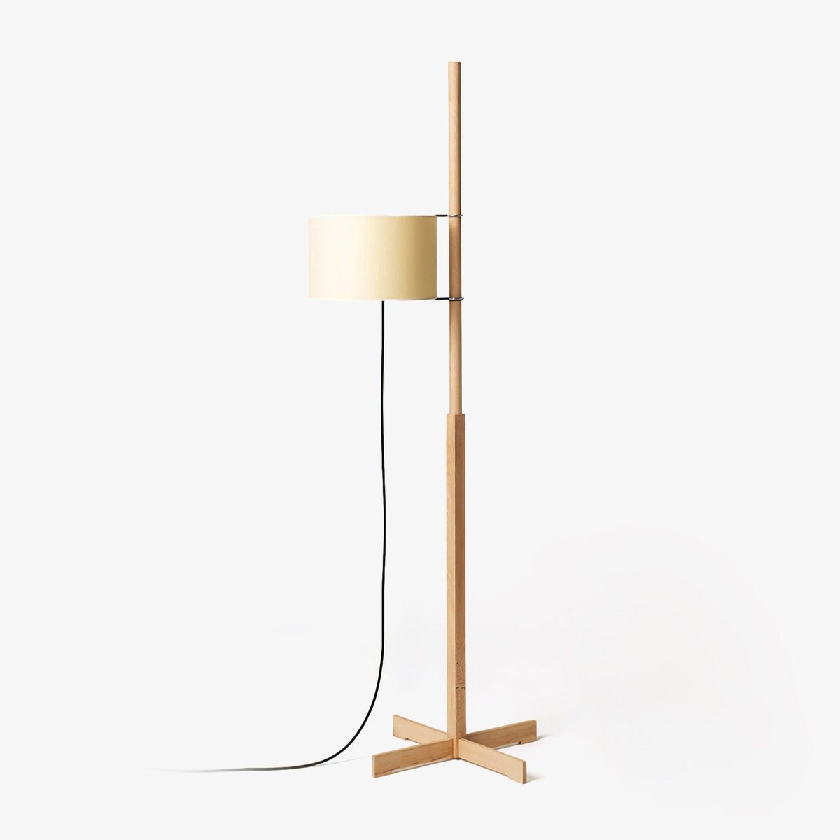 Vindis vloerlamp met houten kap en textiel