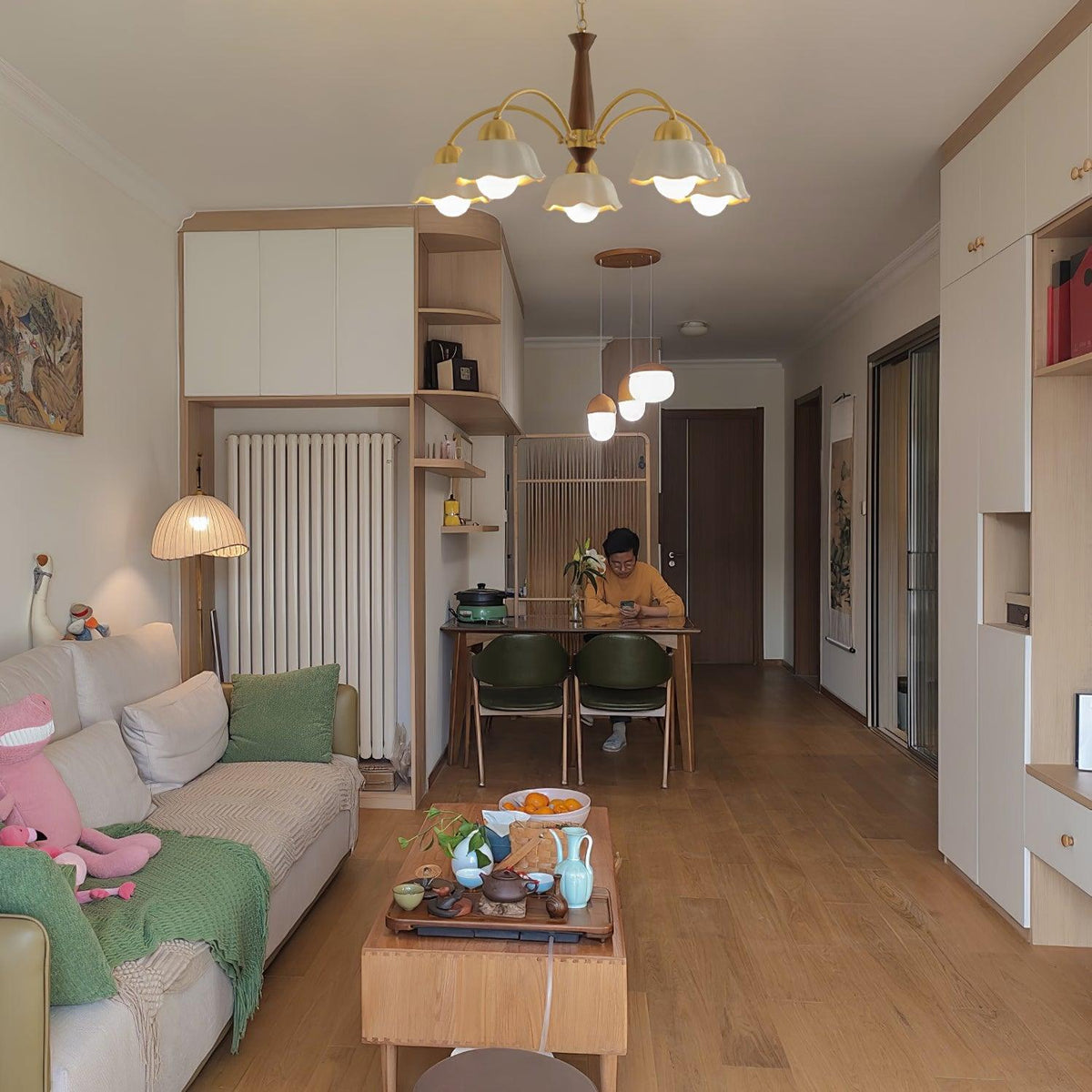 Aldoraria Kroonluchter messing Walnoot Hout Opaline Keramiek