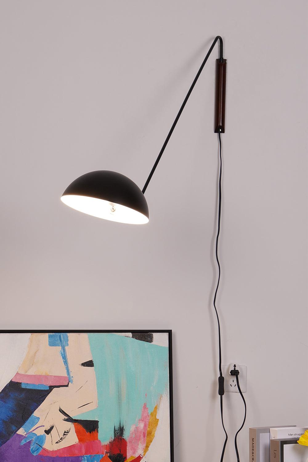 Lirixel wandlamp van walnoot