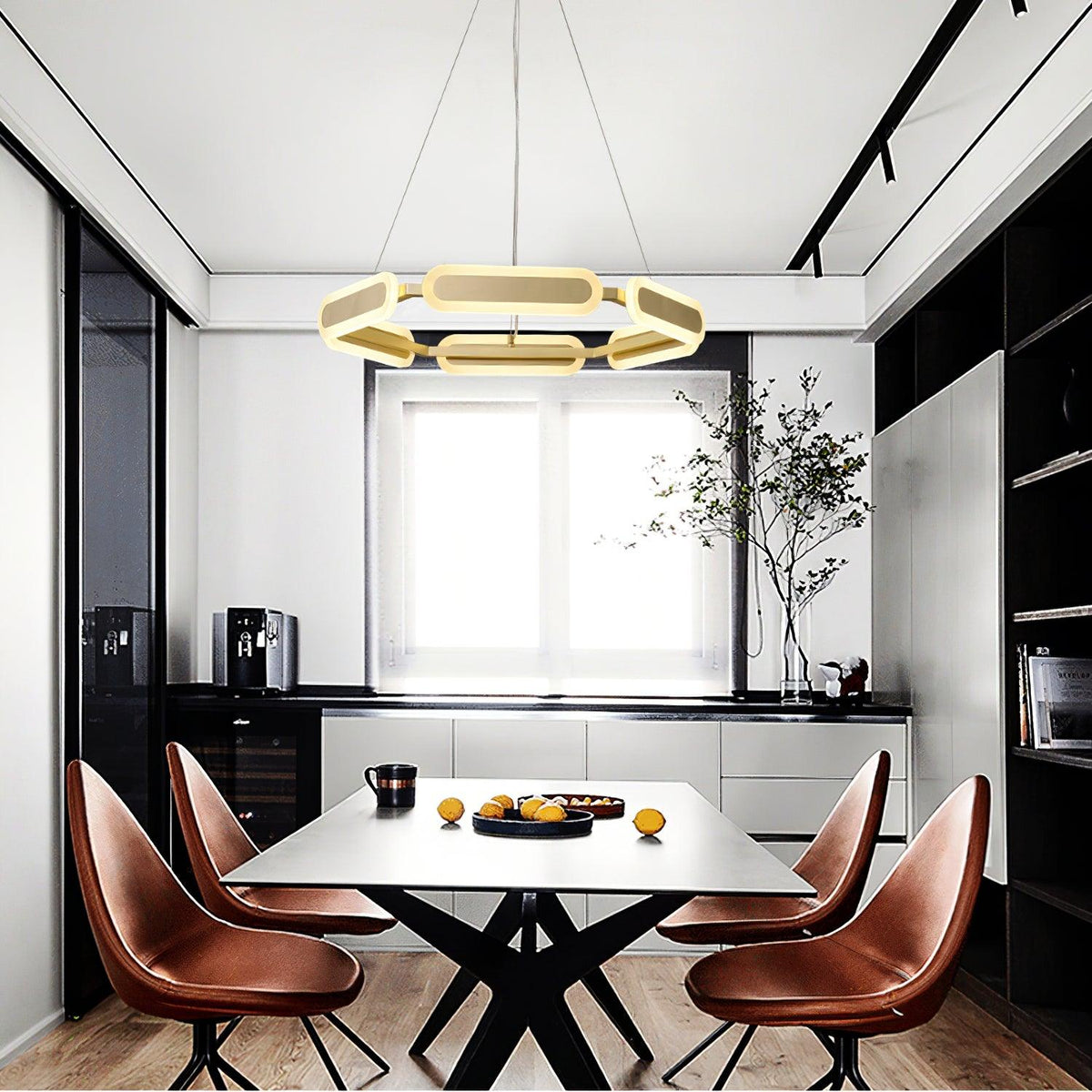 Din kroonluchter met geometrische messing ring