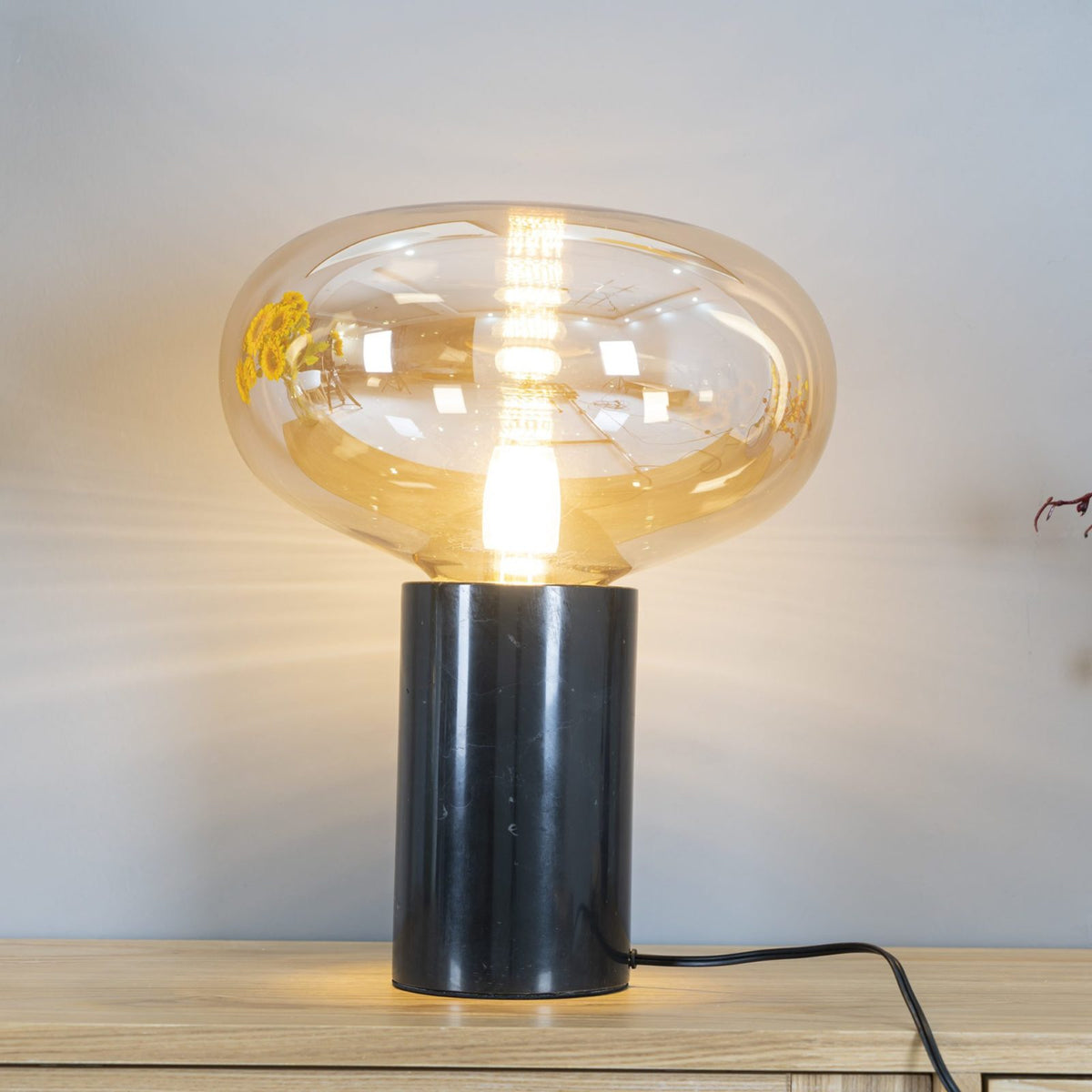 Rova Industriële tafellamp van marmer