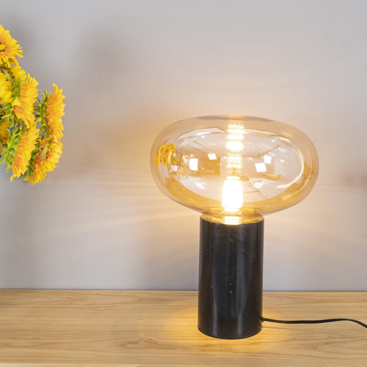 Rova Industriële tafellamp van marmer