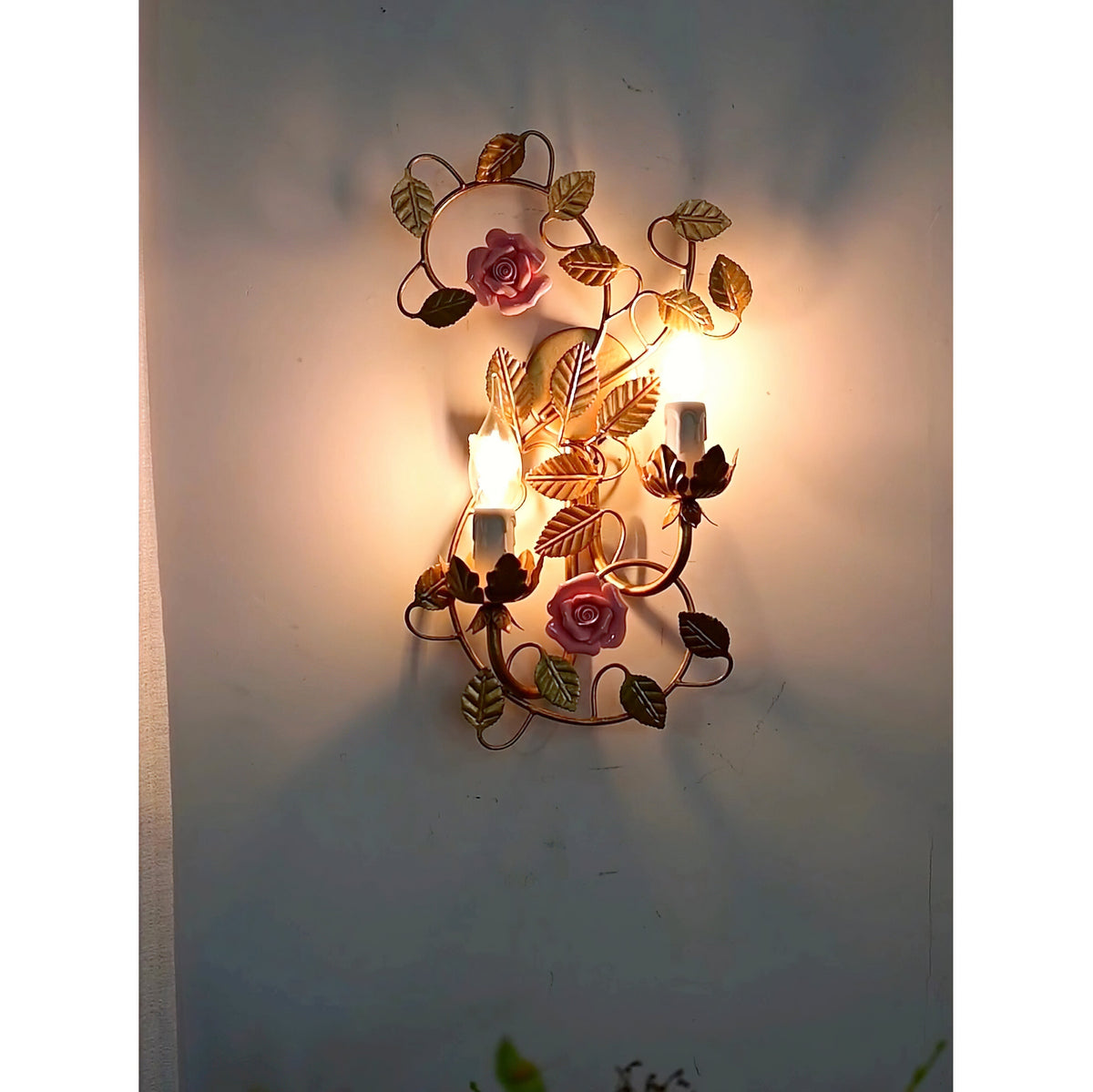 Blossom wandlamp met Vintage en Roze Ceramische Bloemen