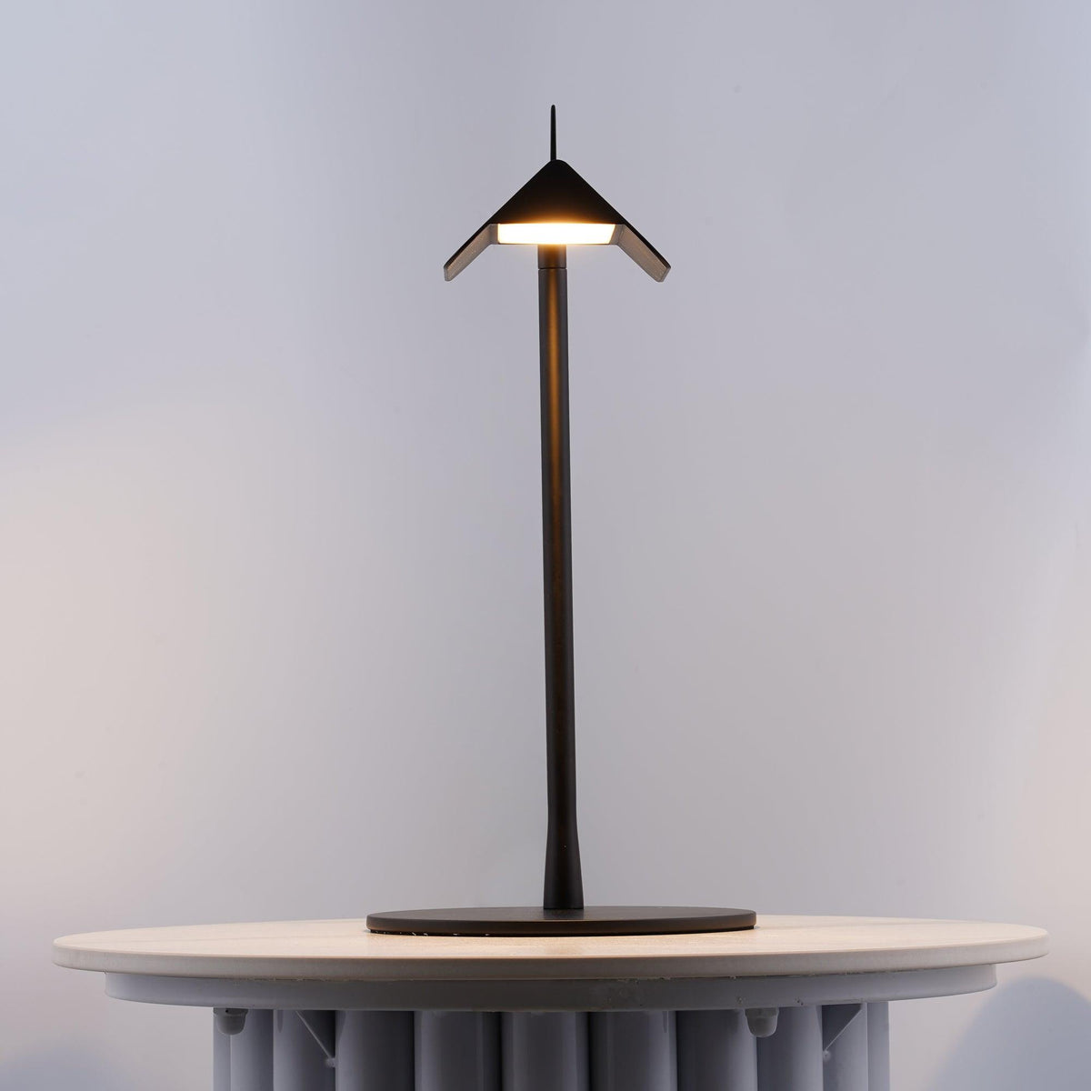 Cilorn acryl tafellamp met minimalistisch ontwerp