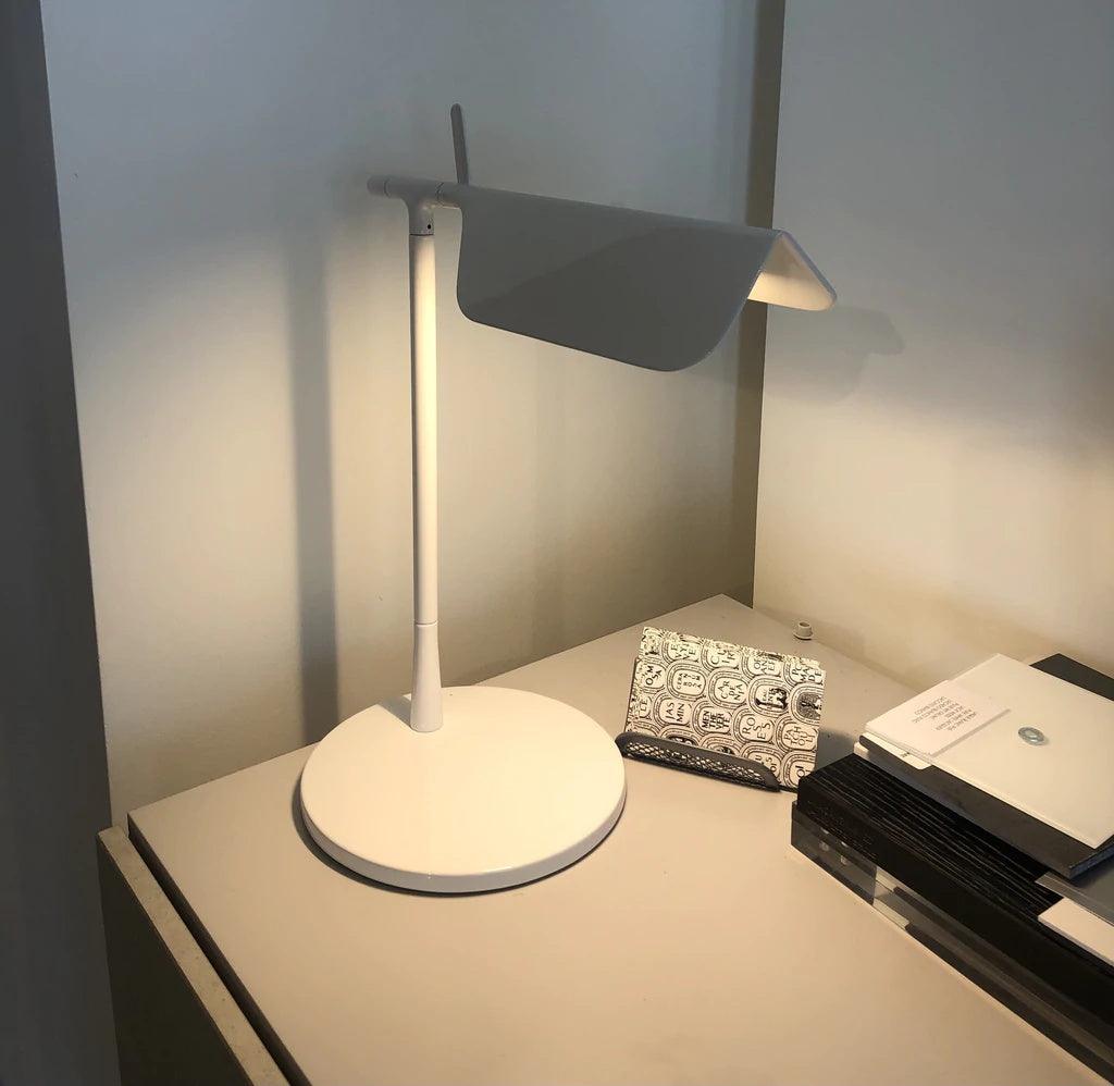 Cilorn acryl tafellamp met minimalistisch ontwerp