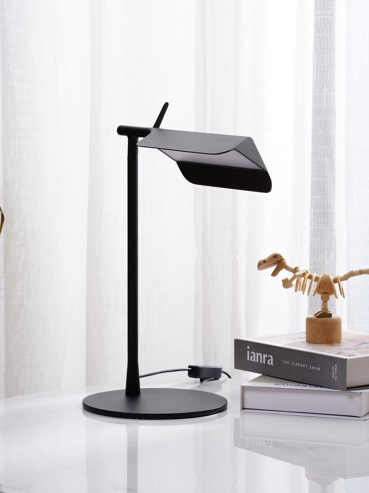 Cilorn acryl tafellamp met minimalistisch ontwerp