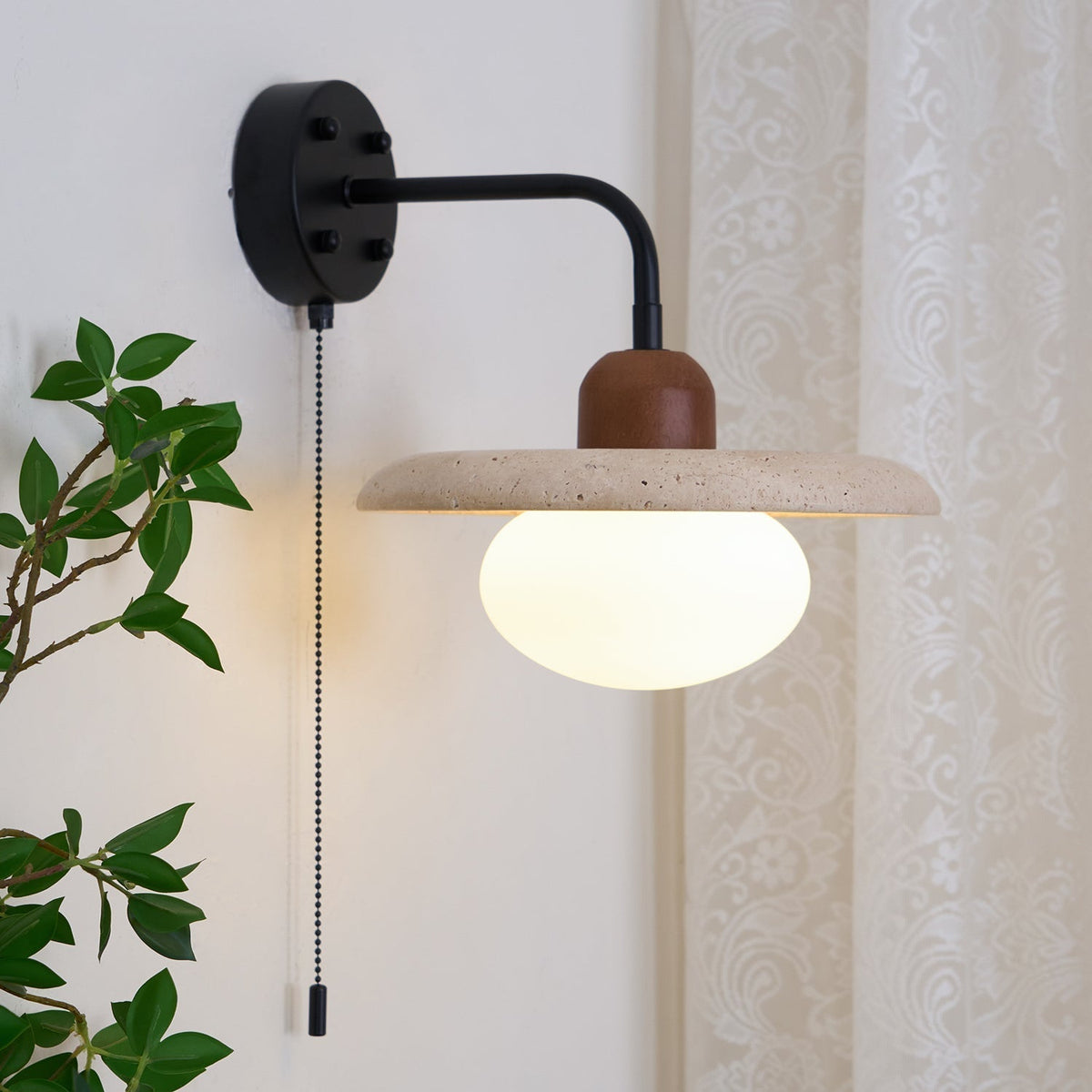 Tavivette travertin wandlamp met trekkoordschakelaar