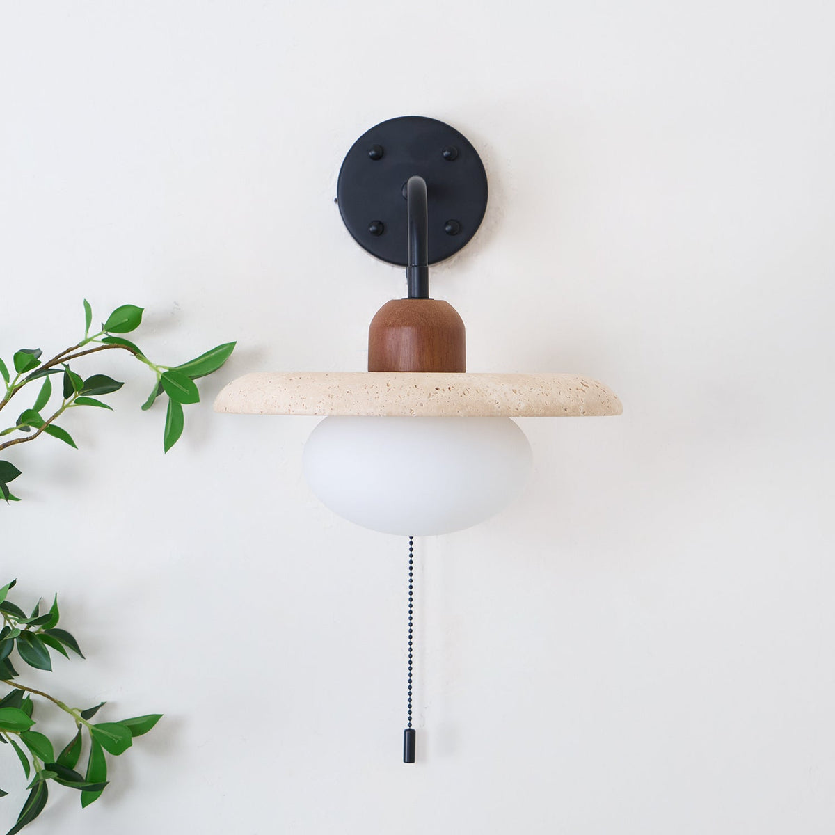 Tavivette travertin wandlamp met trekkoordschakelaar