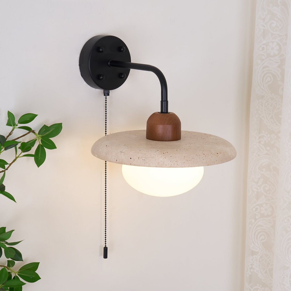 Tavivette travertin wandlamp met trekkoordschakelaar