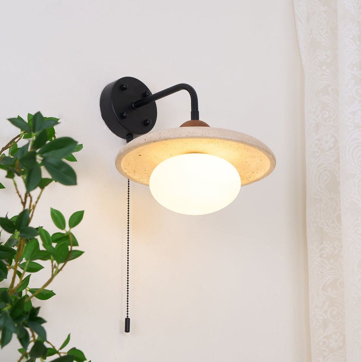 Tavivette travertin wandlamp met trekkoordschakelaar