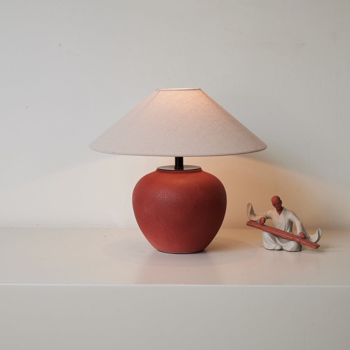 Kiara Minimalistische tafellamp van keramiek