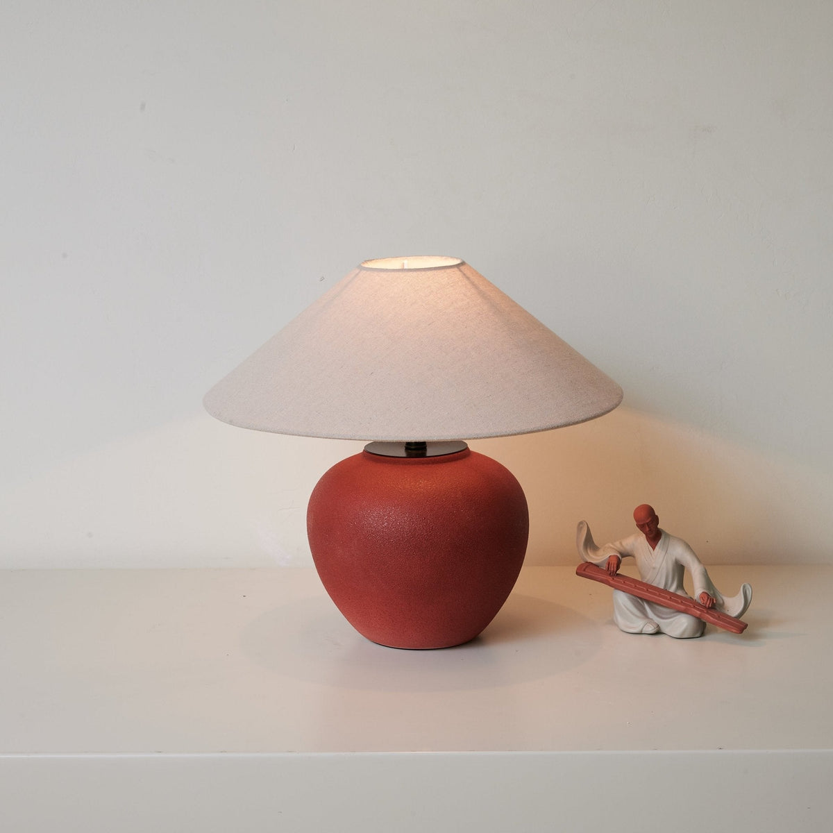 Kiara Minimalistische tafellamp van keramiek