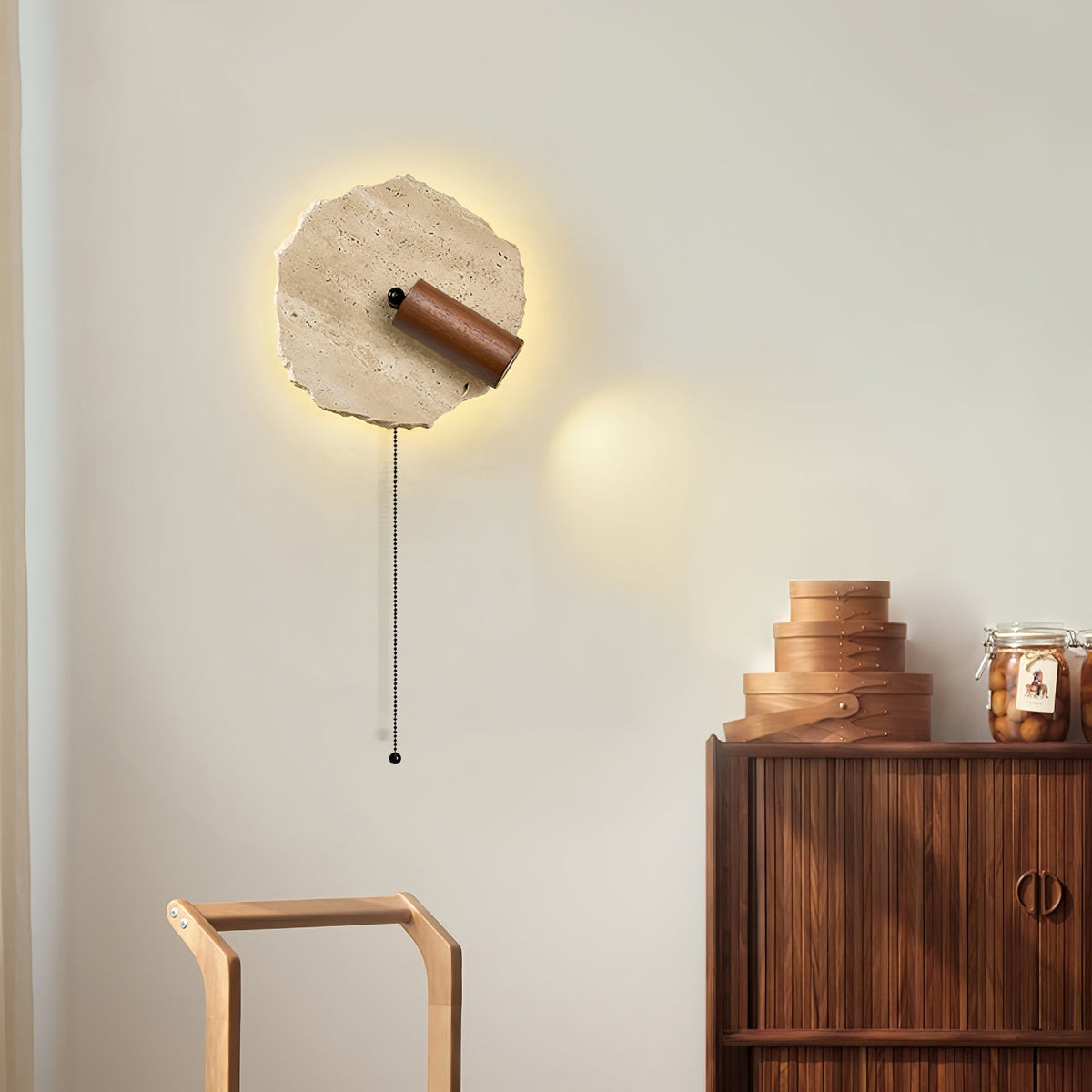Valeriella wandlamp in Geel travertin