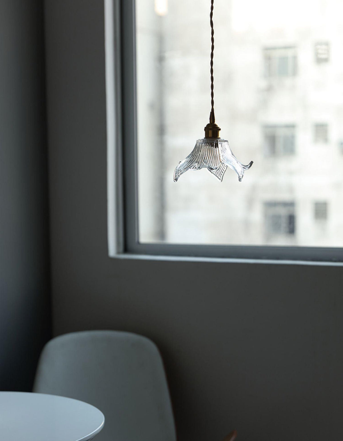 Aell hanglamp van messing en glas met glamoureus-ontwerp