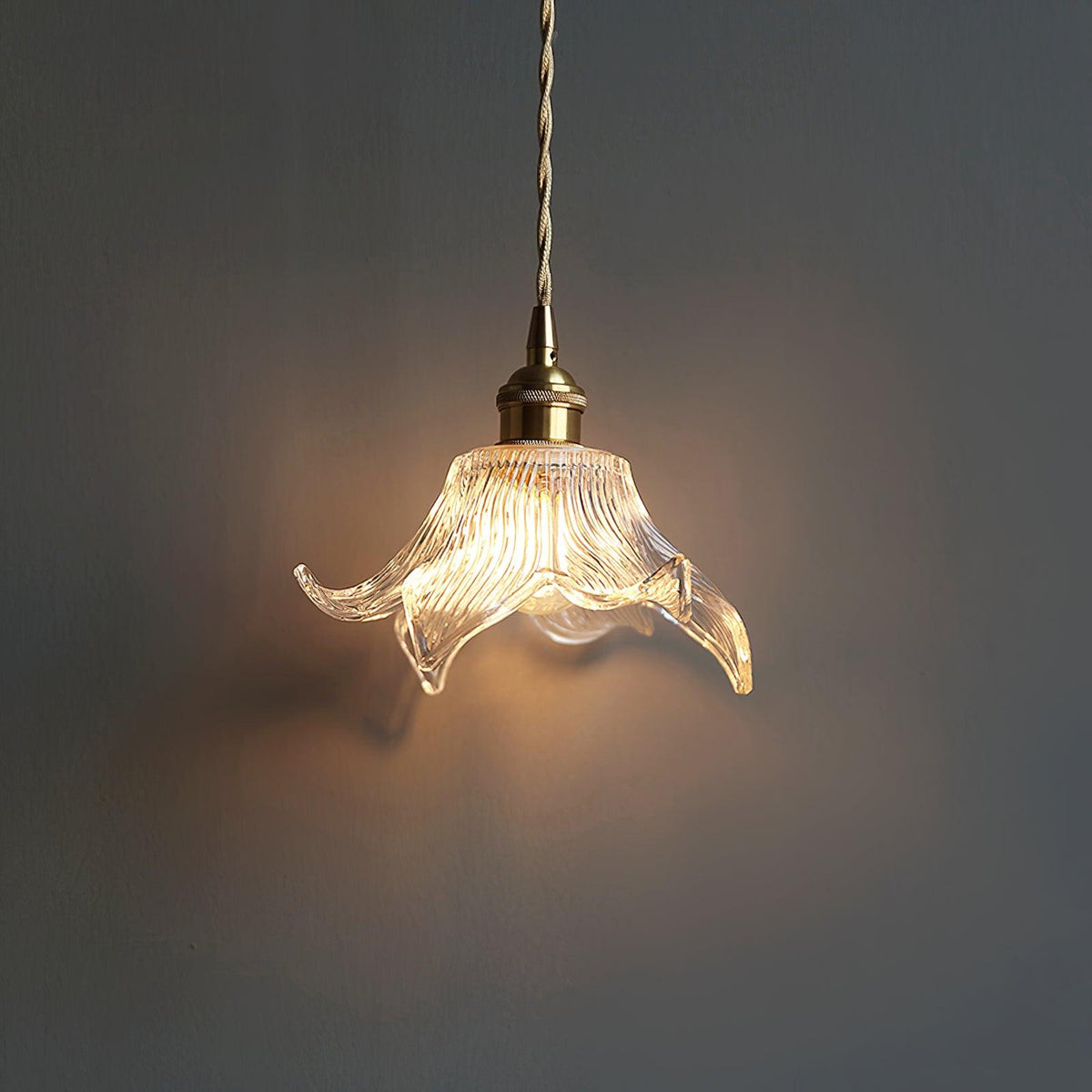 Aell hanglamp van messing en glas met glamoureus-ontwerp