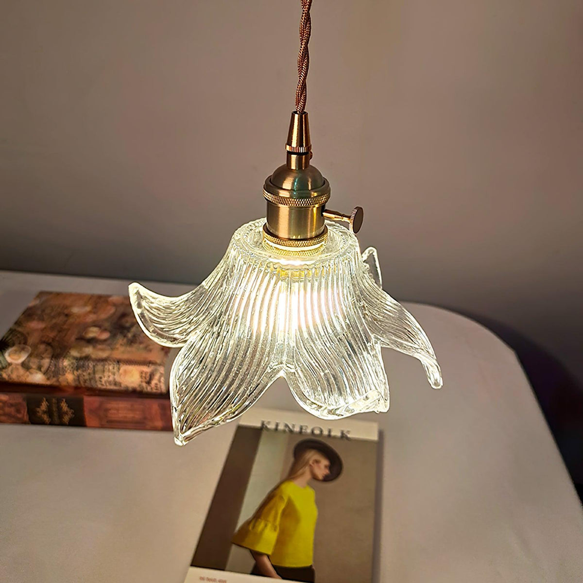 Aell hanglamp van messing en glas met glamoureus-ontwerp
