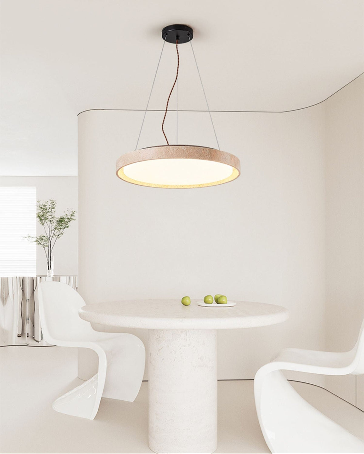Seranena hanglamp met rond frame van geel travertin en donker walnoot