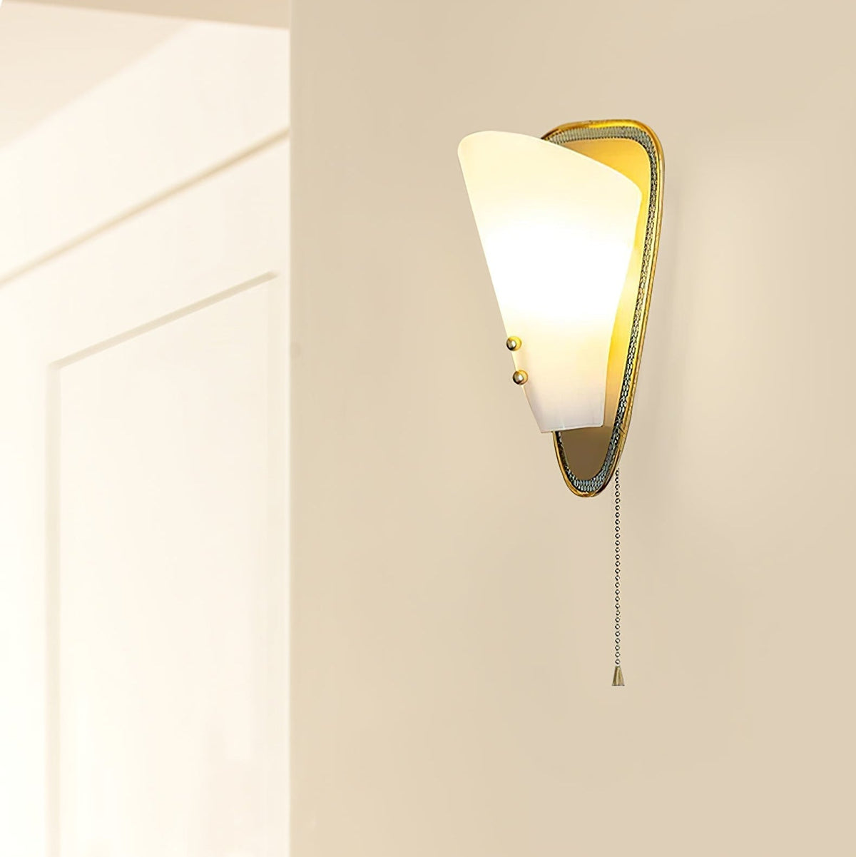 Auremont driehoekige wandlamp