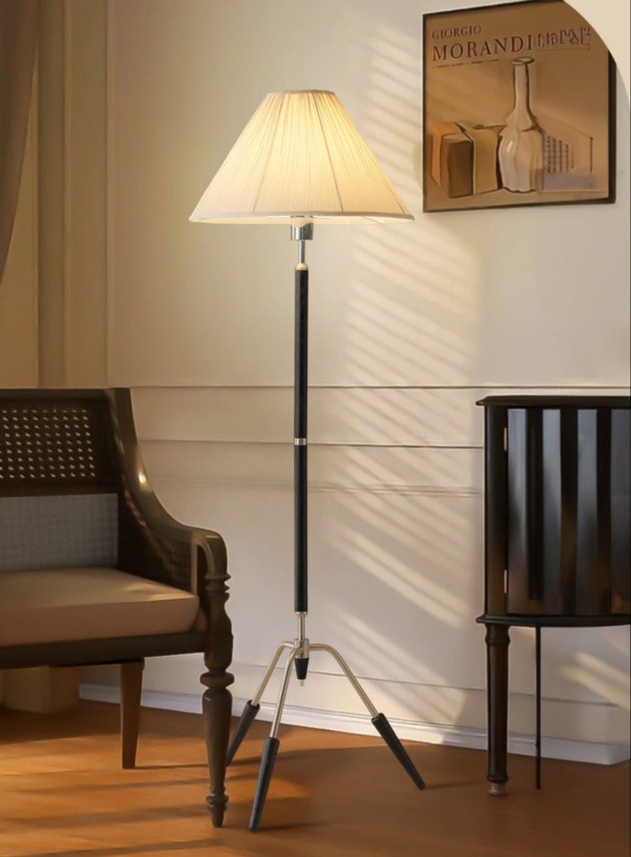 Caluiella vloerlamp met driepootbasis