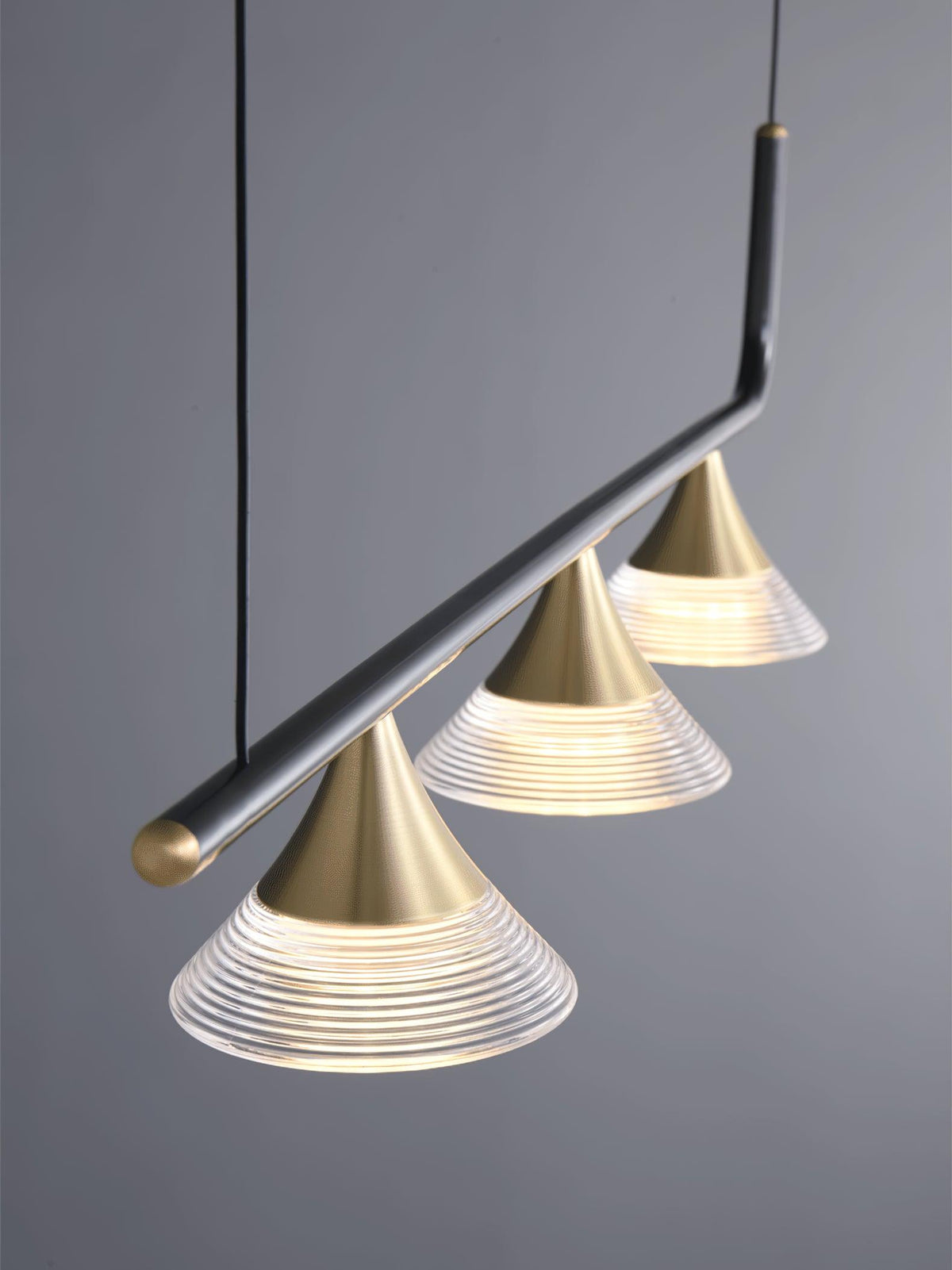 Auranielle Mid-Century Moderne hanglamp van messing