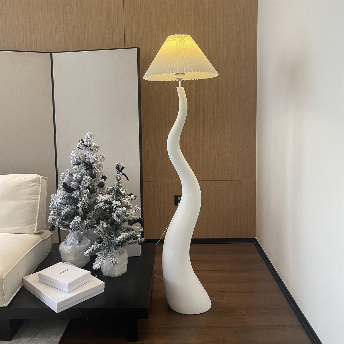 Bexyn vloerlamp van hars en stof