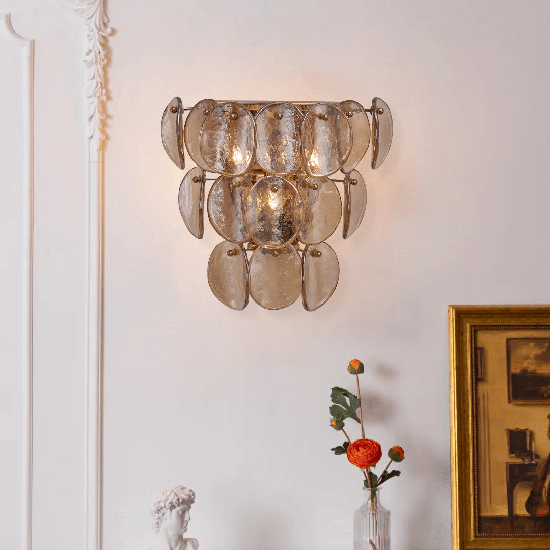 Velearia wandlamp Amber glas Schijf Visbult messing