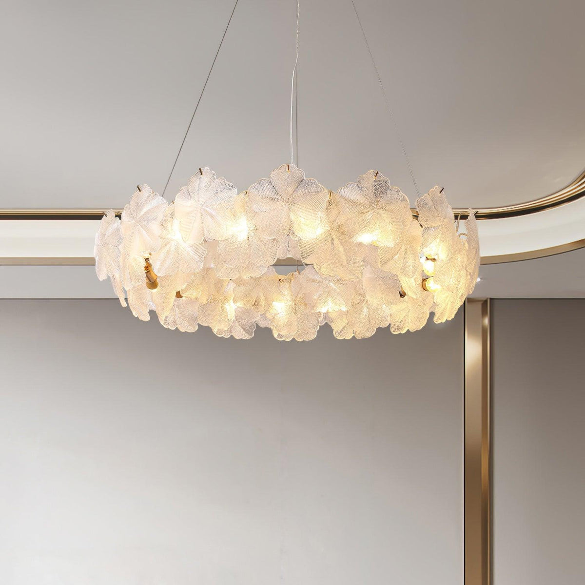 Vitheir kroonluchter met bloemmotief in glas
