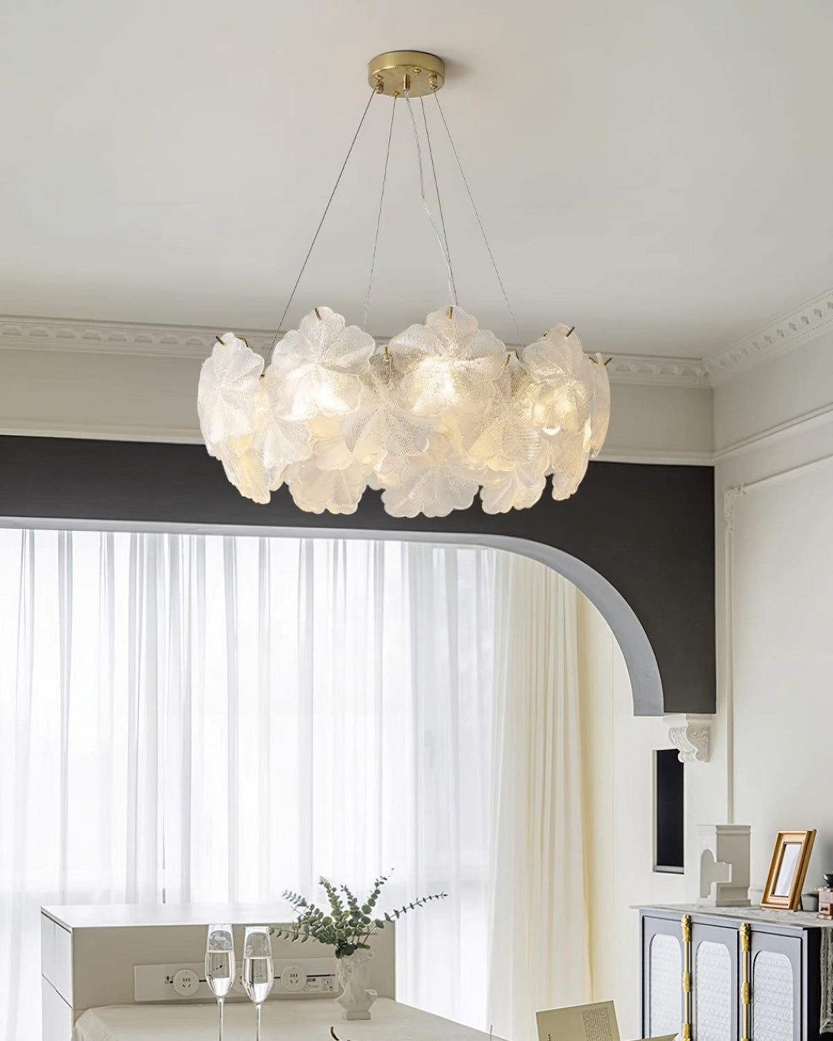 Vitheir kroonluchter met bloemmotief in glas
