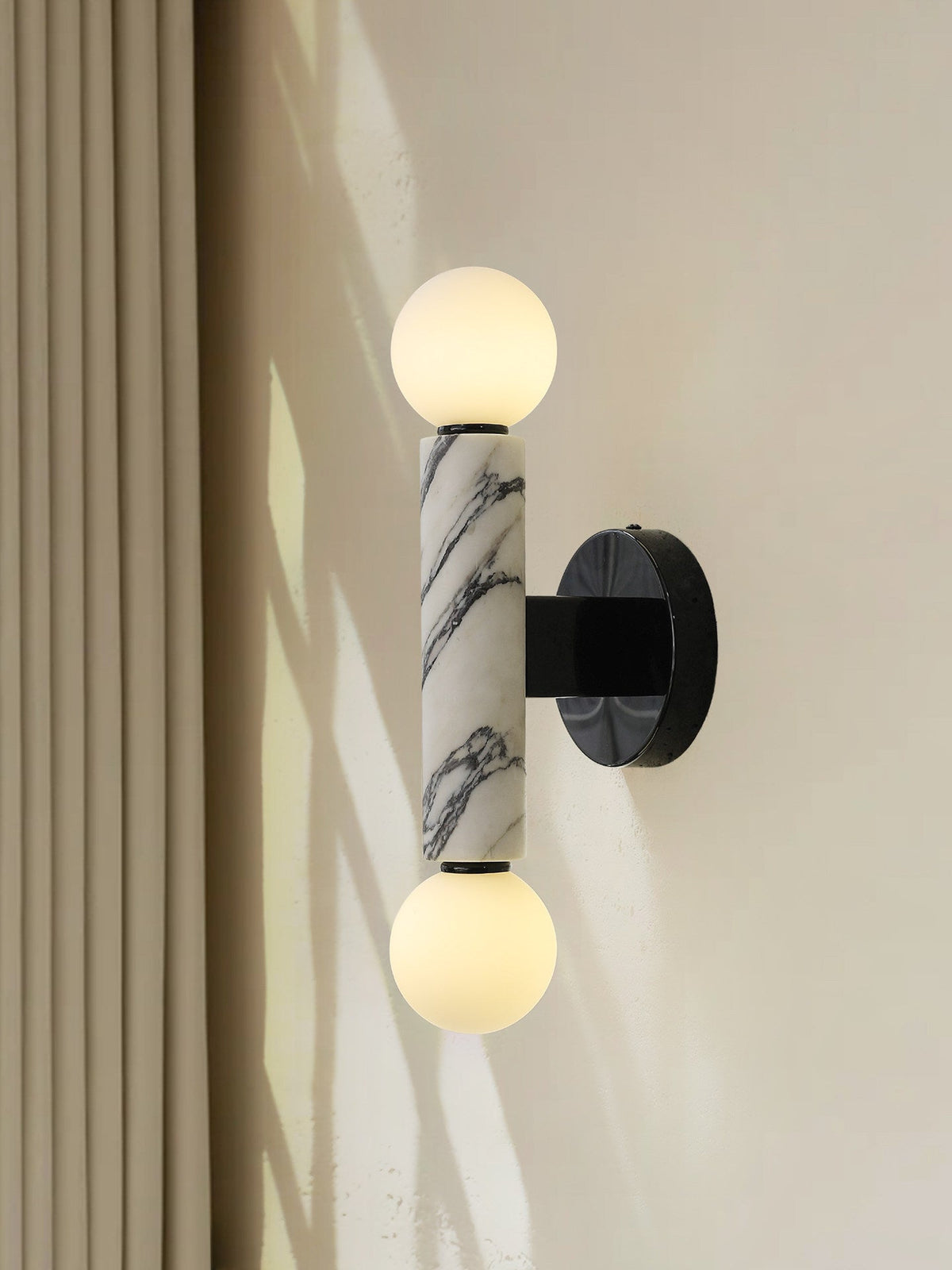 Oreleaine Orb wandlamp