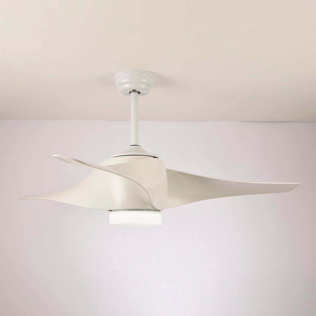 Umber plafondventilator met verlichting