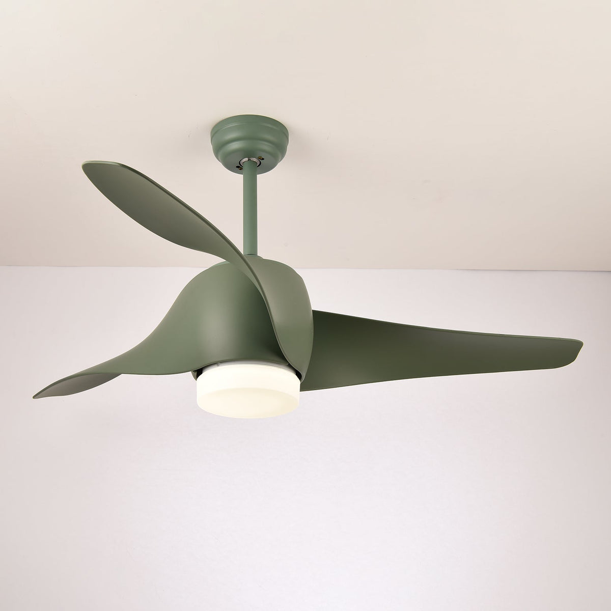 Umber plafondventilator met verlichting