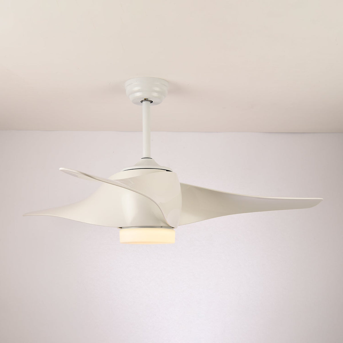 Umber plafondventilator met verlichting