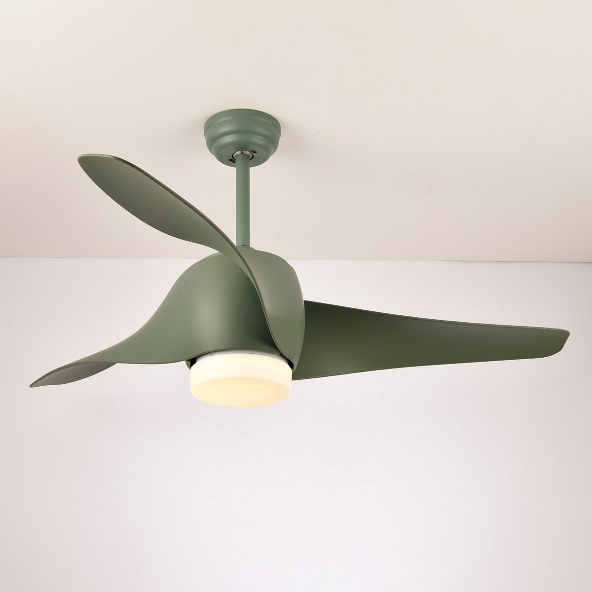 Umber plafondventilator met verlichting