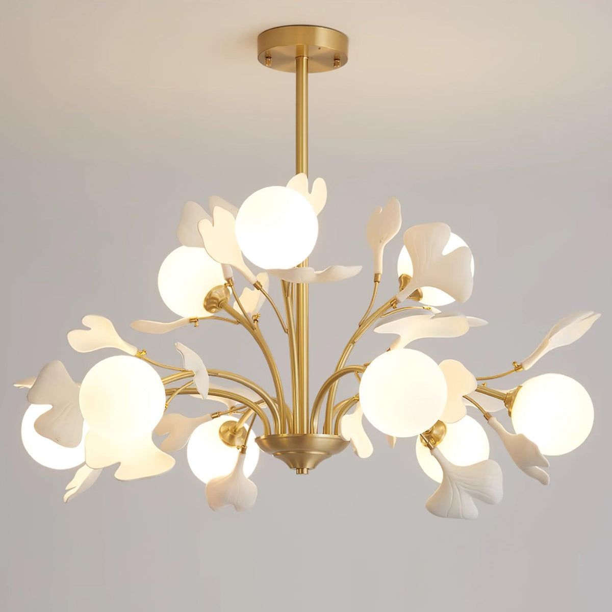 Ginkgo kroonluchter met matglas bolvormige kap