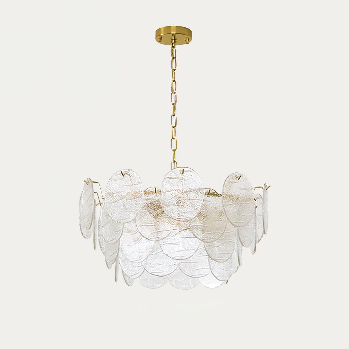 Victoriaanse kroonluchter met metalen frame en goudkleurige afwerking, glas