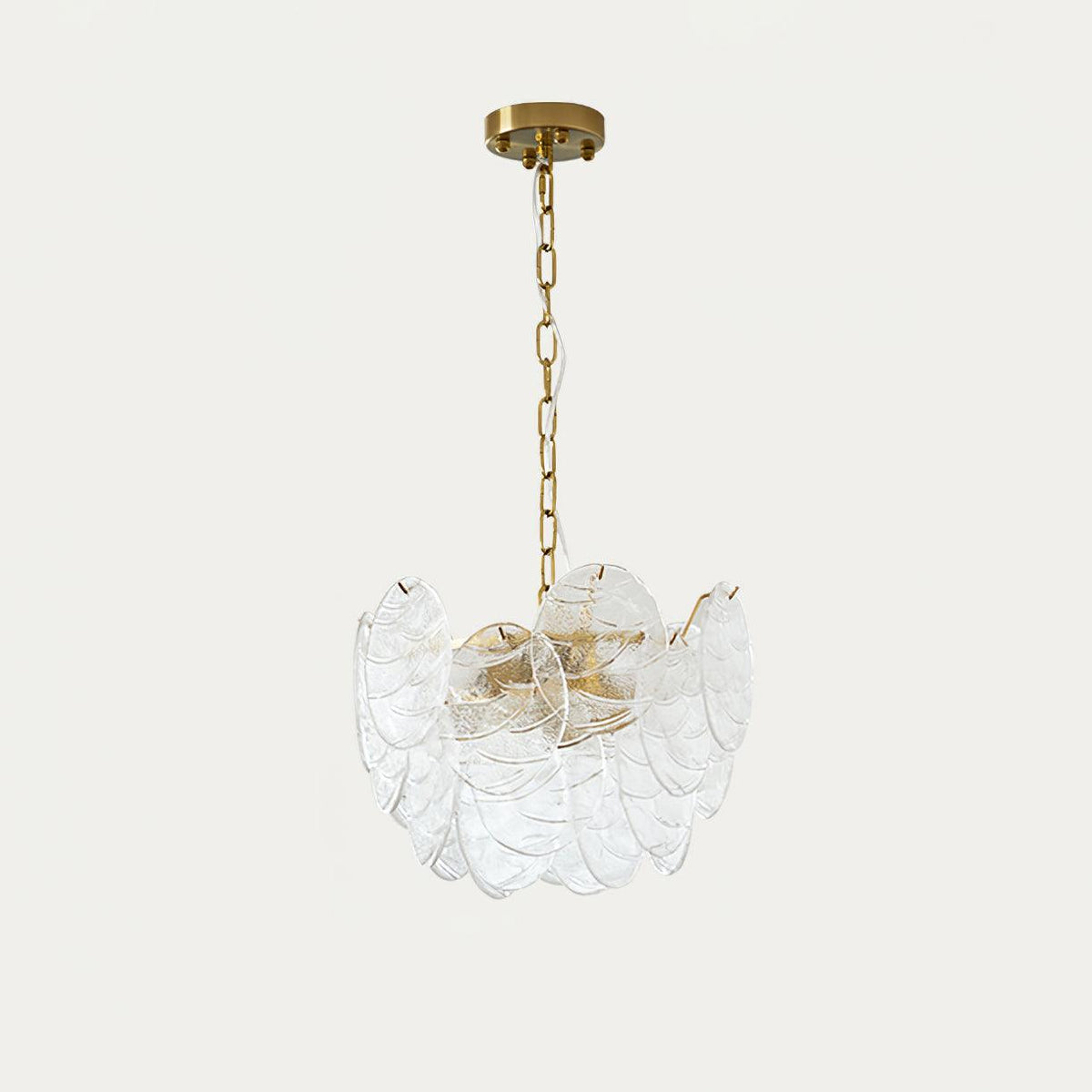 Victoriaanse kroonluchter met metalen frame en goudkleurige afwerking, glas